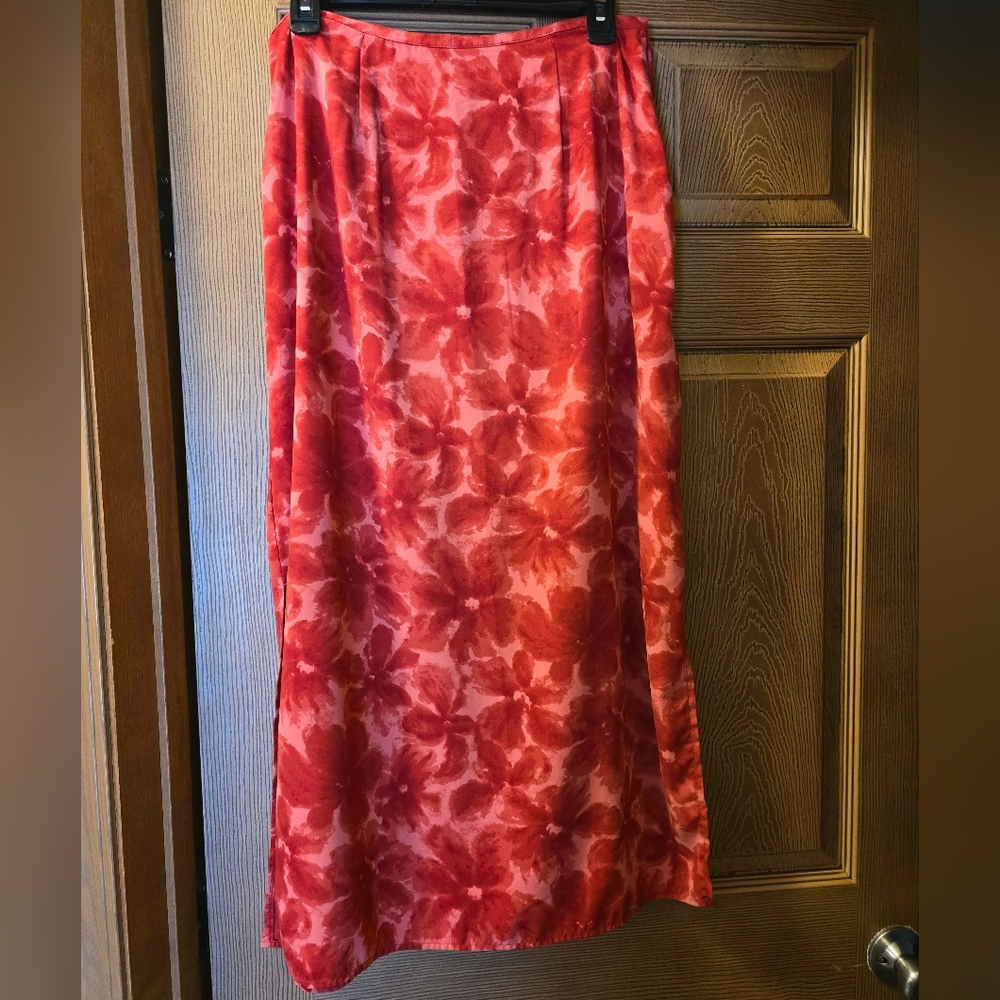 Kathie Lee red floral skirt